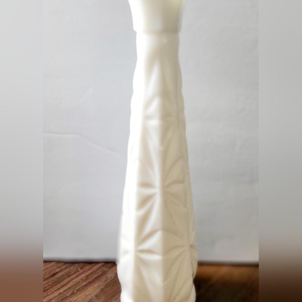 Vintage 9" Hoosier Glass Milk Bud Vase Starburst Pattern